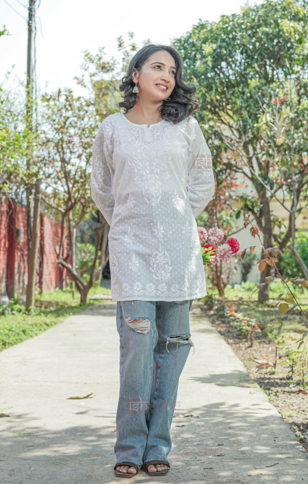 Falak Short Dobby Cotton Chikankari Kurti - white