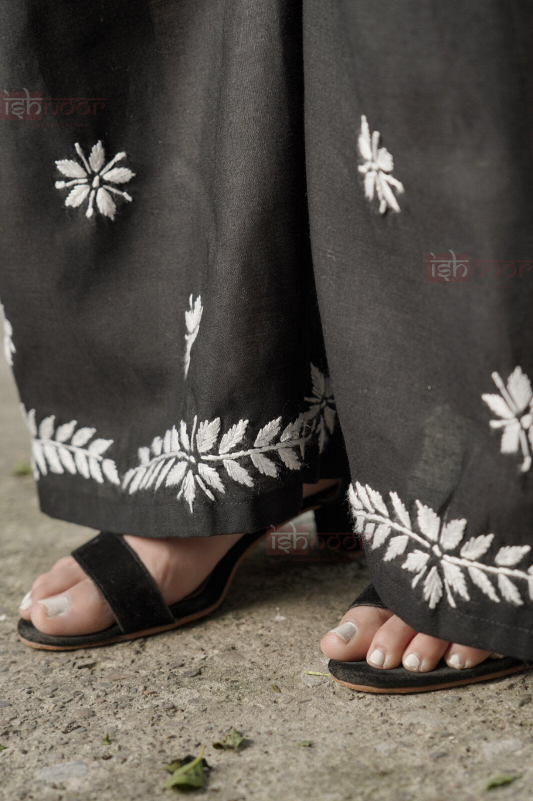 Falak Cotton Chikankari Kurti & Palazzo Set - black
