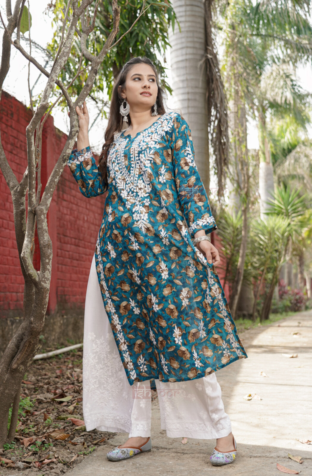 Falak Mul Cotton Long Chikankari Kurti 2 - navy-blue