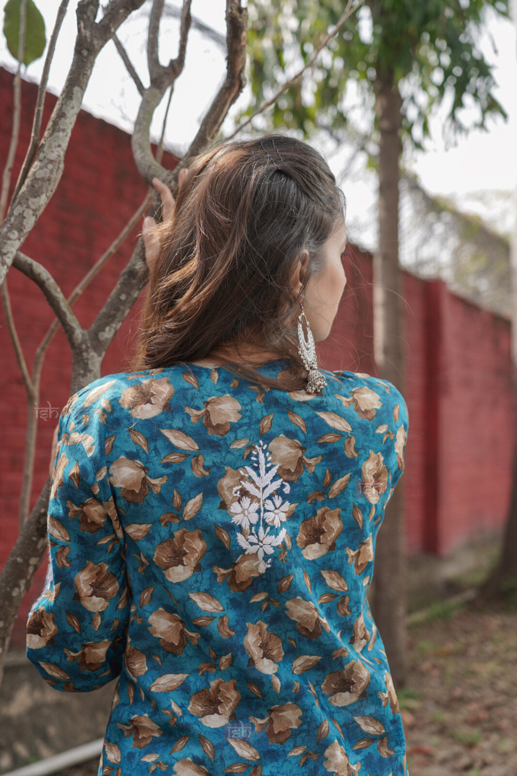Falak Mul Cotton Long Chikankari Kurti 2 - navy-blue